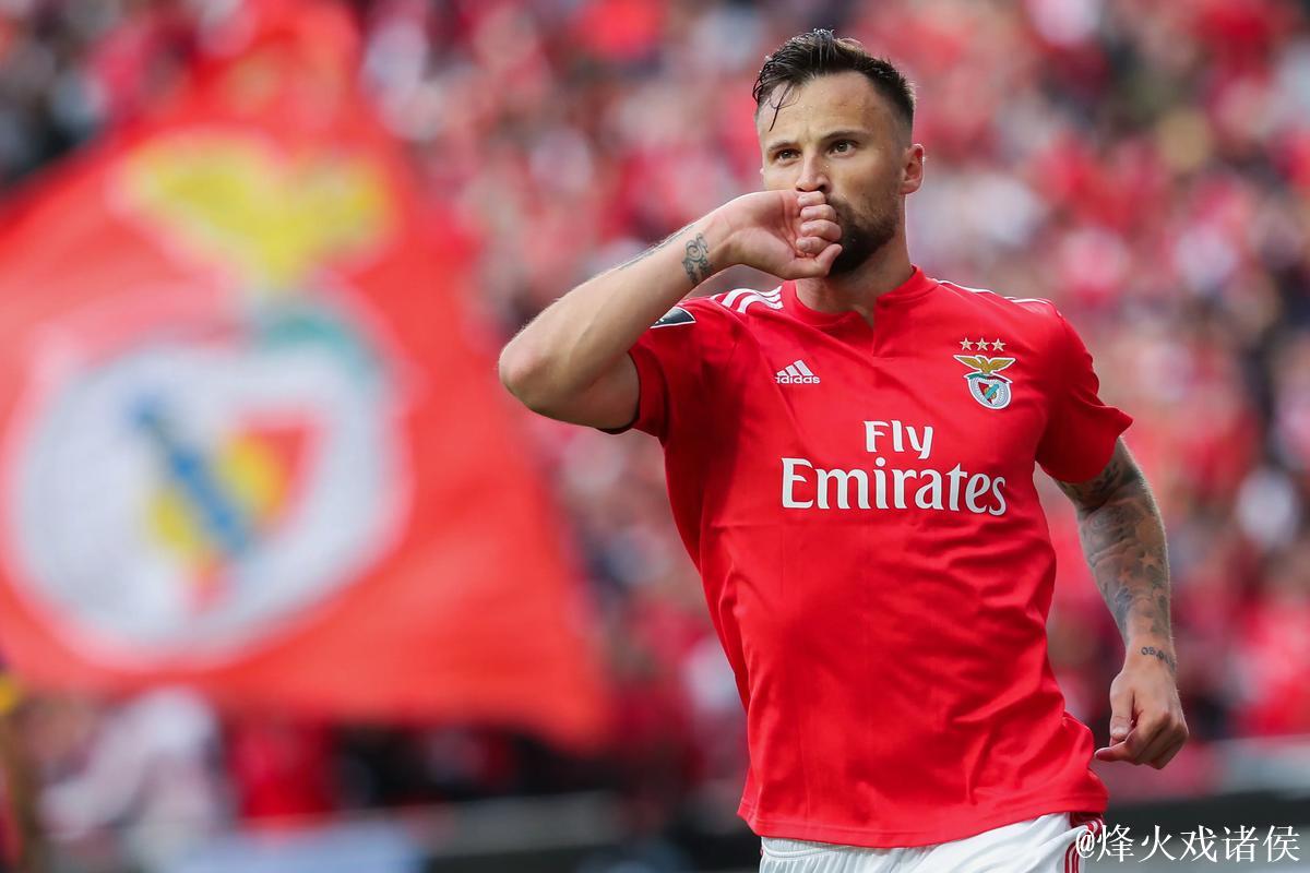 球报称本菲卡有意格雷罗，记录报辟谣否认